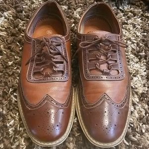 Men's Casual Oxford dress shoes.